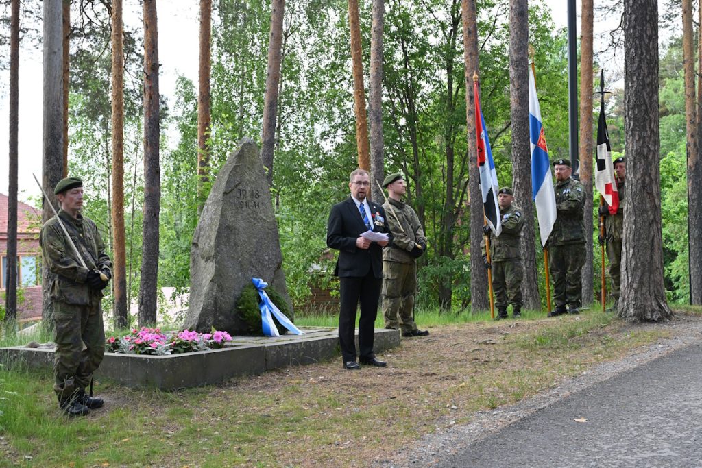 JR 48:n jatkosotaan lähdön muistotilaisuus järjestettiin Seminaarinmäellä Jyväskylässä